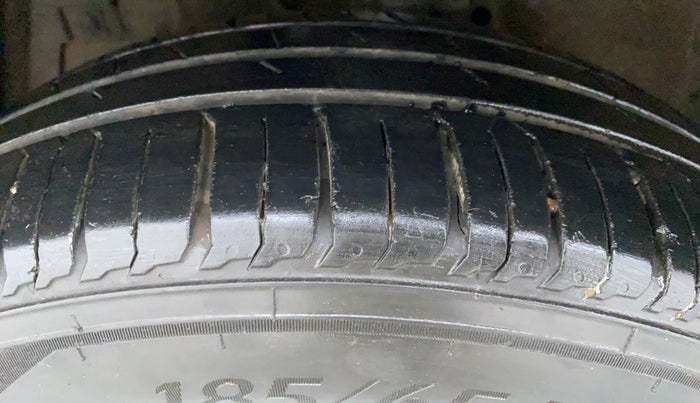 2016 Maruti Ertiga VDI SHVS, Diesel, Manual, 89,584 km, Left Front Tyre Tread