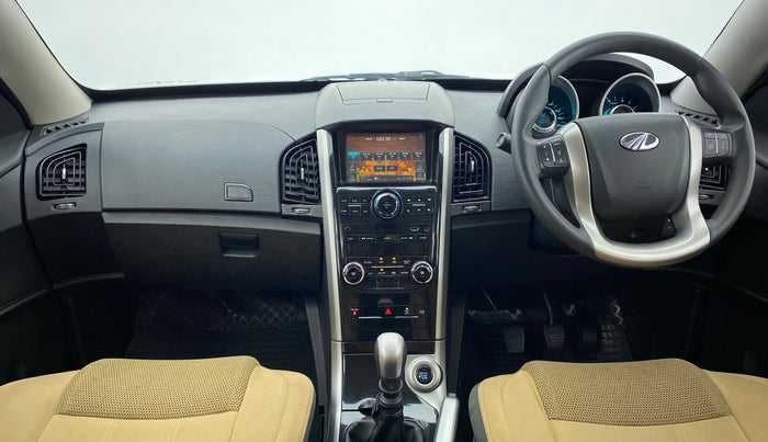 2019 Mahindra XUV500 W7 FWD, Diesel, Manual, 45,307 km, Dashboard