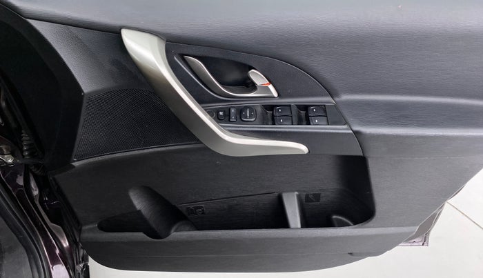 2019 Mahindra XUV500 W7 FWD, Diesel, Manual, 45,307 km, Driver Side Door Panels Control