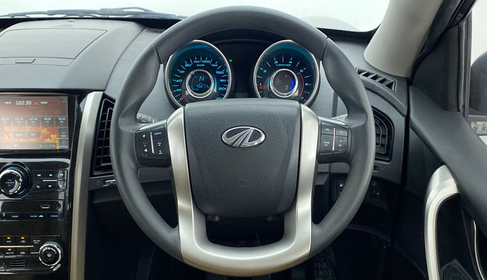 2019 Mahindra XUV500 W7 FWD, Diesel, Manual, 45,307 km, Steering Wheel Close Up