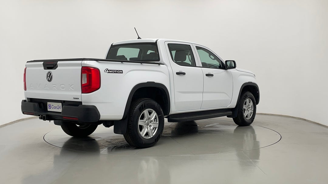 Right Back Diagonal (45- Degree) View