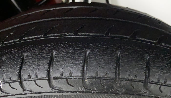 2015 Maruti Alto 800 LXI, Petrol, Manual, 31,059 km, Left Rear Tyre Tread