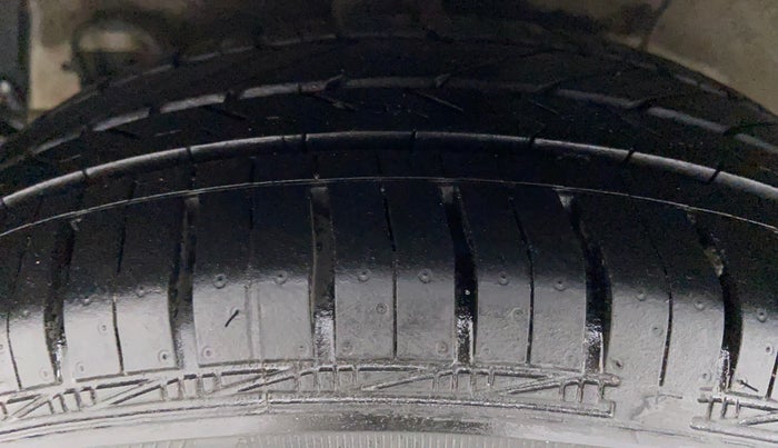 2017 Hyundai Xcent SX 1.2, Petrol, Manual, 27,432 km, Right Rear Tyre Tread
