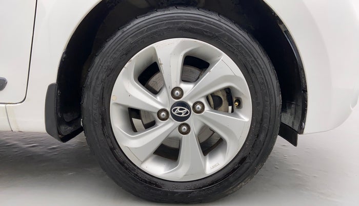 2017 Hyundai Xcent SX 1.2, Petrol, Manual, 27,432 km, Right Front Wheel