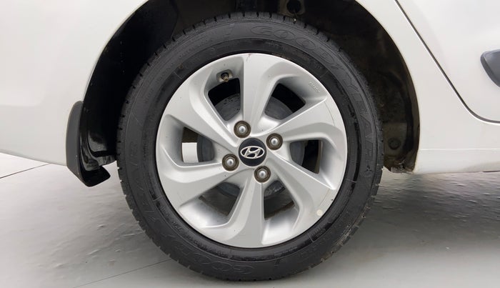 2017 Hyundai Xcent SX 1.2, Petrol, Manual, 27,432 km, Right Rear Wheel