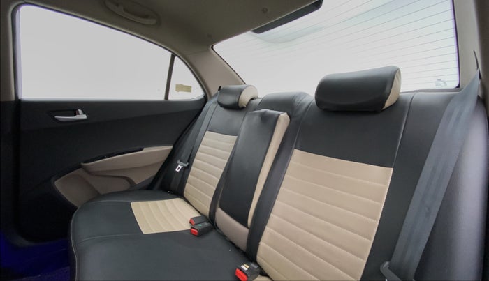 2017 Hyundai Xcent SX 1.2, Petrol, Manual, 27,432 km, Right Side Rear Door Cabin