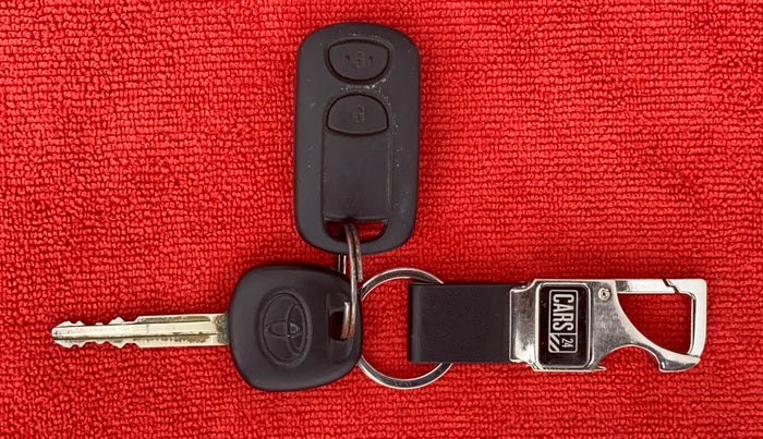 2015 Toyota Etios Liva G, Petrol, Manual, 79,223 km, Key Close Up