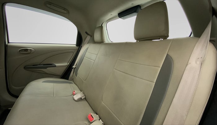 2015 Toyota Etios Liva G, Petrol, Manual, 79,223 km, Right Side Rear Door Cabin