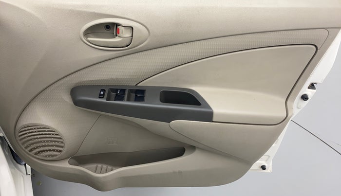 2015 Toyota Etios Liva G, Petrol, Manual, 79,223 km, Driver Side Door Panels Control