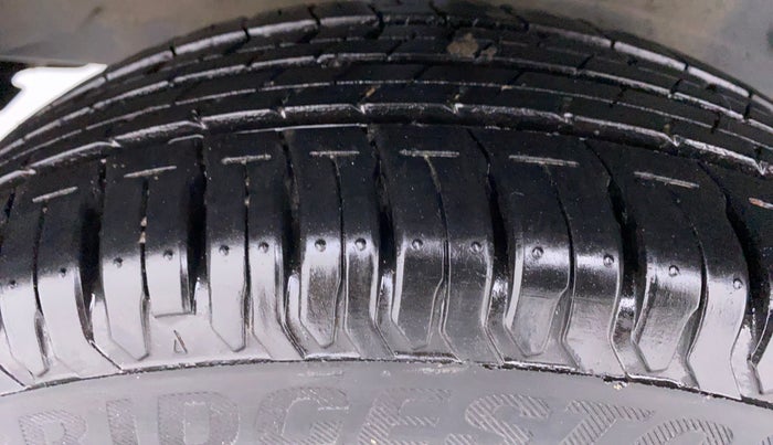 2015 Toyota Etios Liva G, Petrol, Manual, 79,223 km, Right Rear Tyre Tread