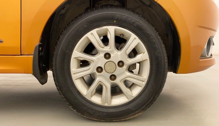 2016 Tata Tiago XZ PETROL, Petrol, Manual, 40,150 km, Right Front Wheel