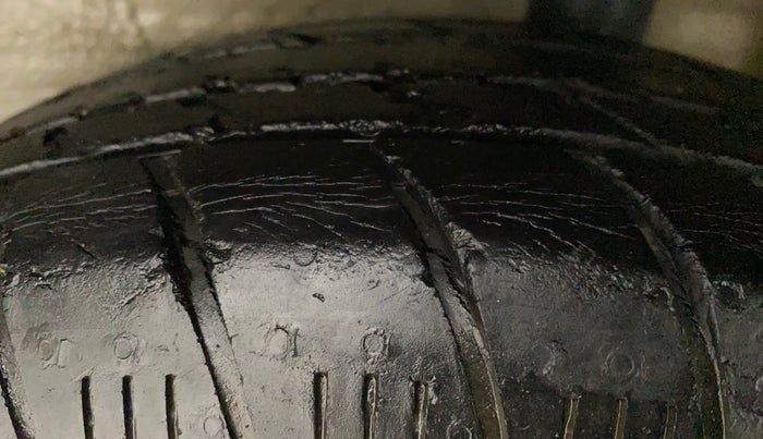 2015 Maruti Celerio ZXI, Petrol, Manual, 33,061 km, Left Rear Tyre Tread