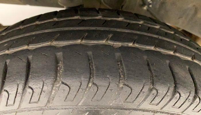 2015 Datsun Go T, Petrol, Manual, 34,437 km, Right Rear Tyre Tread