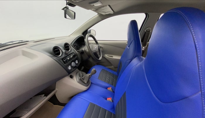 2015 Datsun Go T, Petrol, Manual, 34,437 km, Right Side Front Door Cabin