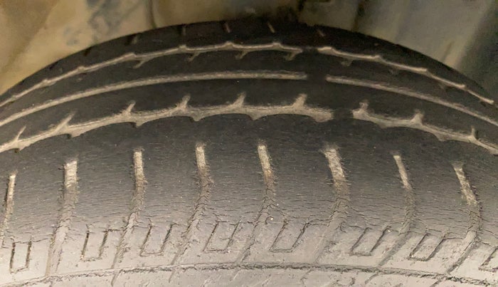 2015 Datsun Go T, Petrol, Manual, 34,437 km, Right Front Tyre Tread