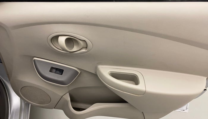 2015 Datsun Go T, Petrol, Manual, 34,437 km, Driver Side Door Panels Control