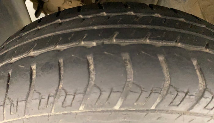 2015 Datsun Go T, Petrol, Manual, 34,437 km, Left Front Tyre Tread