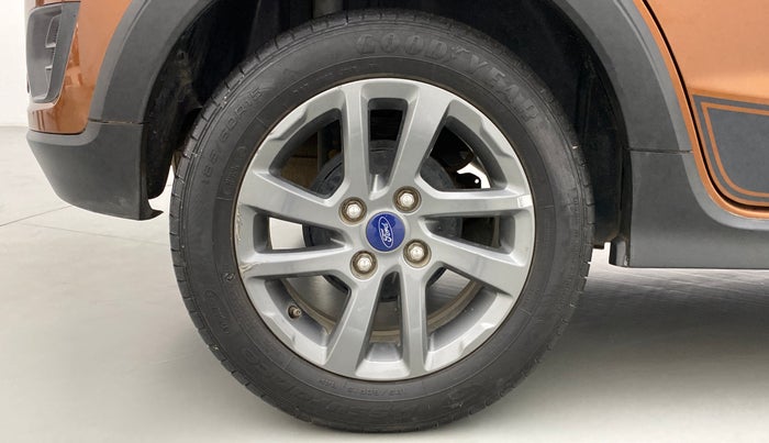 2018 Ford FREESTYLE TITANIUM 1.5 TDCI, Diesel, Manual, 32,240 km, Right Rear Wheel