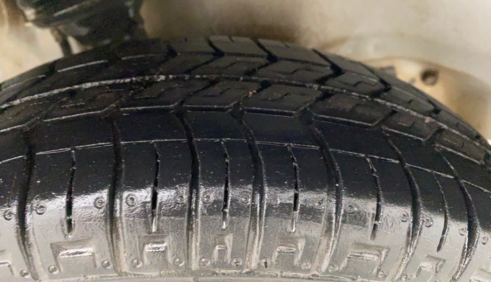 2017 Maruti Alto 800 LXI, Petrol, Manual, 26,945 km, Right Front Tyre Tread