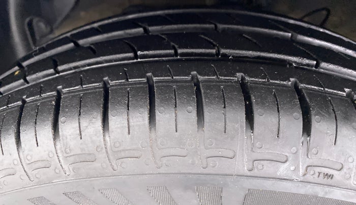 2020 Hyundai GRAND I10 NIOS SPORTZ PETROL, Petrol, Manual, 15,766 km, Left Front Tyre Tread