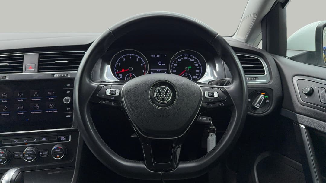 2018 Volkswagen Golf 110 Tsi Comfortline, Automatic, 90794 km, Steering Wheel Close-up