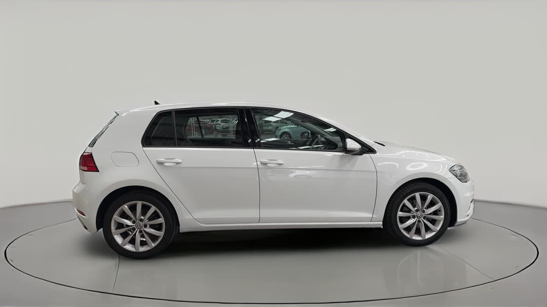 2018 Volkswagen Golf 110 Tsi Comfortline, Automatic, 90794 km, Right Side View