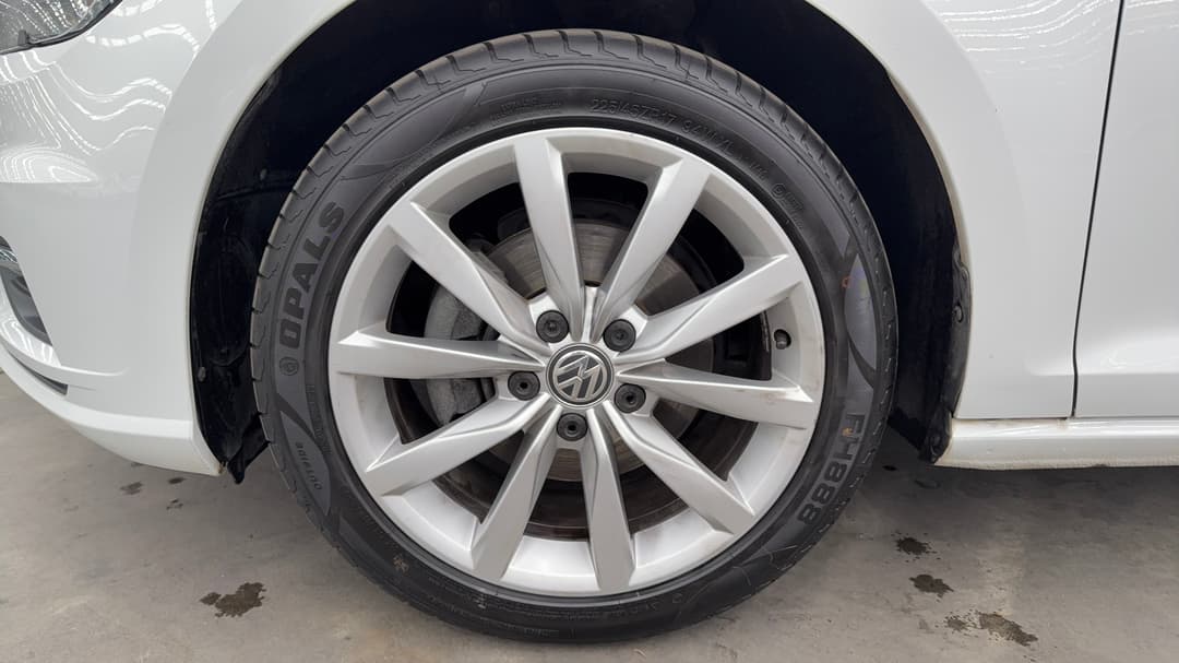 2018 Volkswagen Golf 110 Tsi Comfortline, Automatic, 90794 km, Left Front Wheel