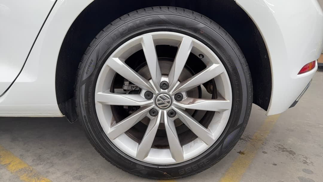 2018 Volkswagen Golf 110 Tsi Comfortline, Automatic, 90794 km, Left Rear Wheel