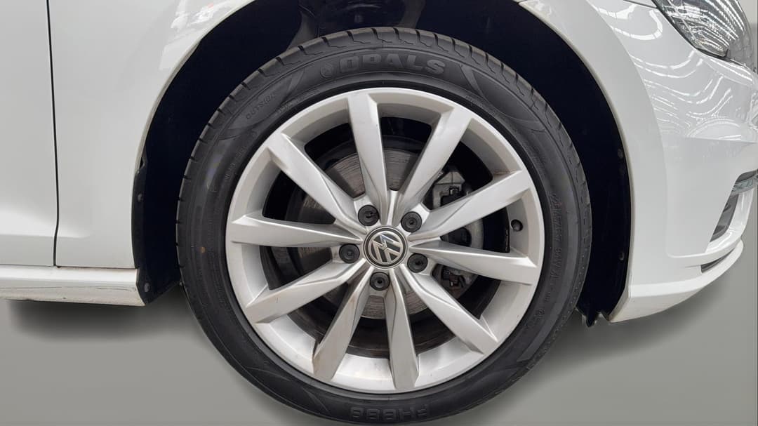 2018 Volkswagen Golf 110 Tsi Comfortline, Automatic, 90794 km, Right Front Wheel