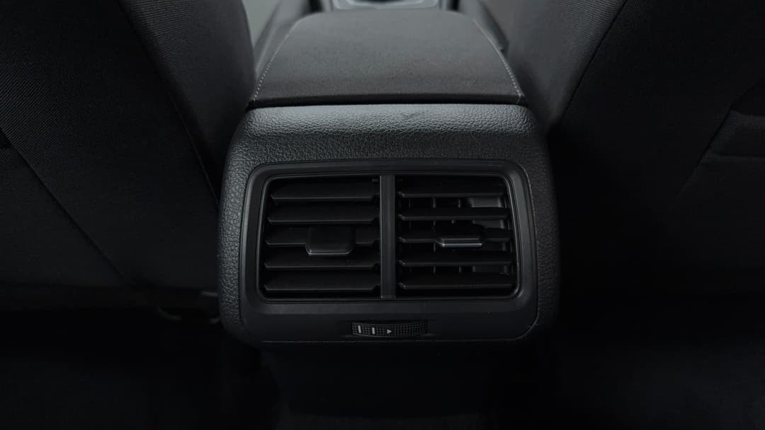2018 Volkswagen Golf 110 Tsi Comfortline, Automatic, 90794 km, Rear A/C Vent