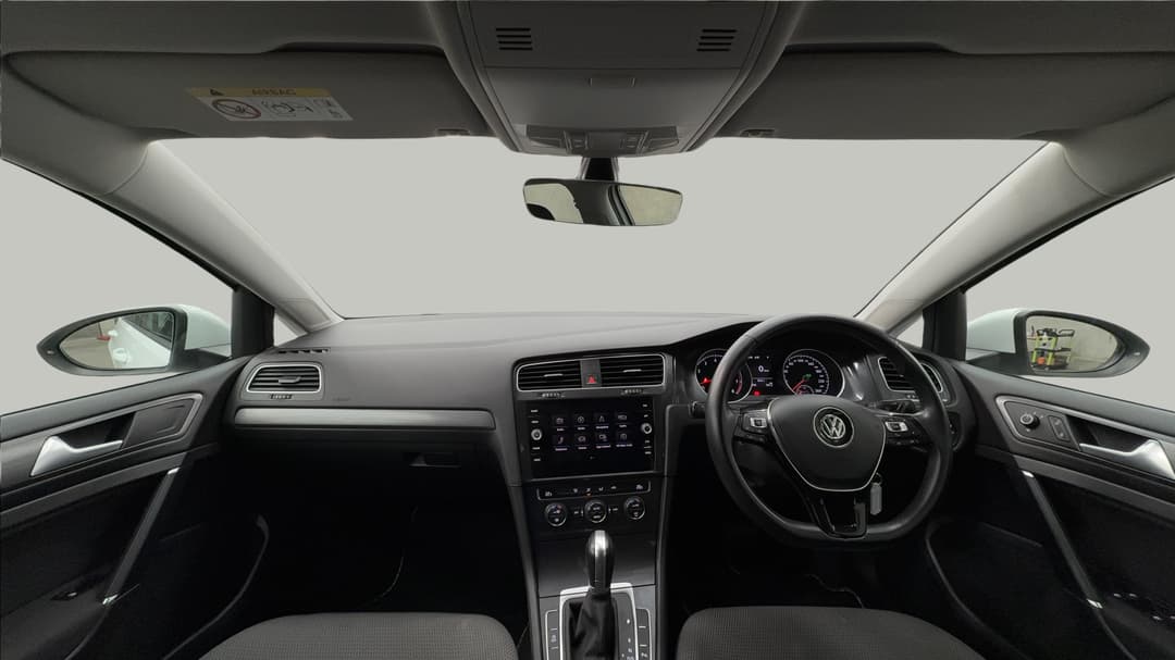 2018 Volkswagen Golf 110 Tsi Comfortline, Automatic, 90794 km, Dashboard View