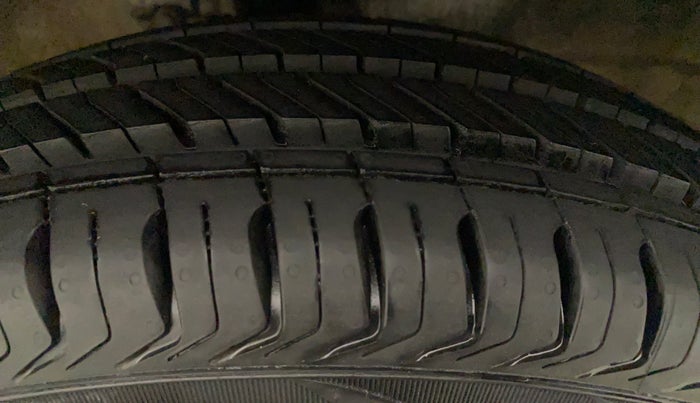 2018 Maruti Wagon R 1.0 LXI CNG, CNG, Manual, 91,514 km, Right Front Tyre Tread