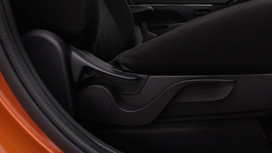 2022 Mitsubishi ASX Mr (2wd), Automatic, 21983 km, Drivers Side Adjustment Panel