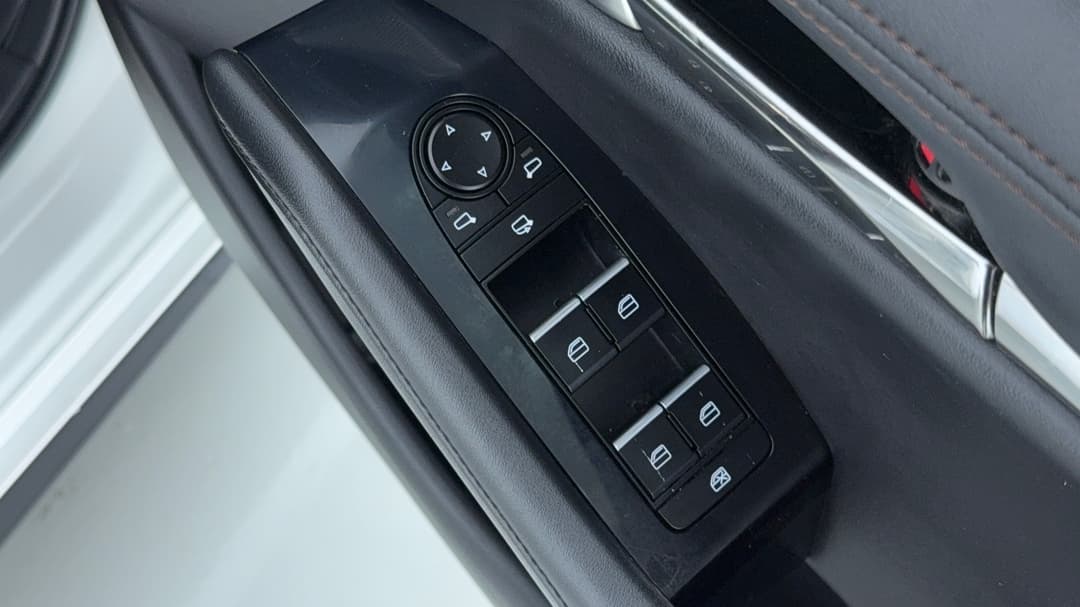 2020 Mazda Mazda3 G25 Astina, Automatic, 63844 km, Drivers Side Door Panel Controls