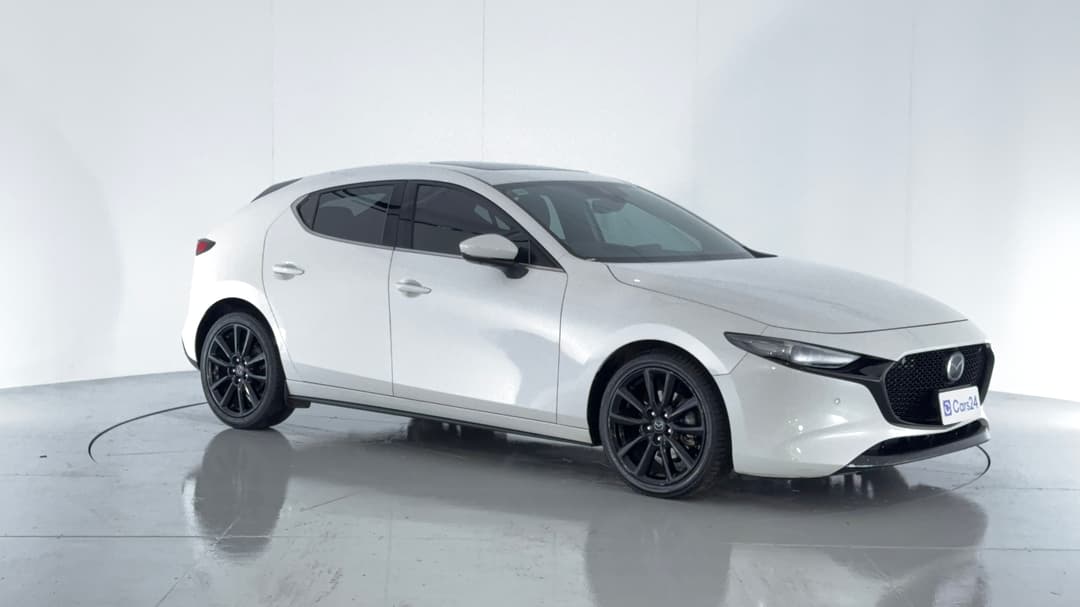 2020 Mazda Mazda3 G25 Astina, Automatic, 63844 km, Right Front Diagonal (45- Degree) View