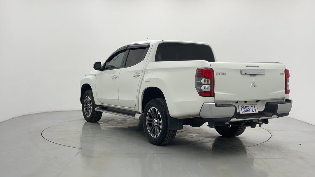 Left Back Diagonal (45- Degree) View