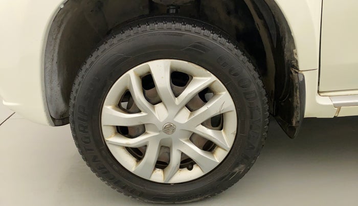 2015 Nissan Terrano XL (P), Petrol, Manual, 82,883 km, Left Front Wheel