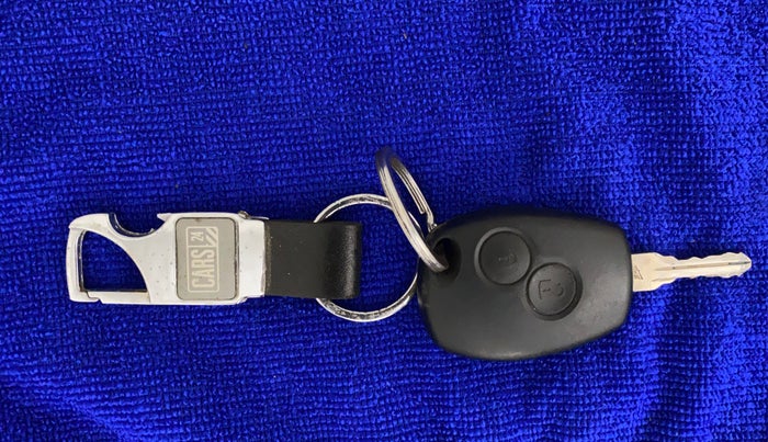 2015 Nissan Terrano XL (P), Petrol, Manual, 82,883 km, Key Close Up