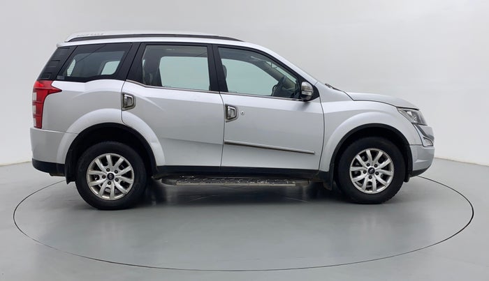 2016 Mahindra XUV500 W10 AT FWD, Diesel, Automatic, 94,738 km, Right Side