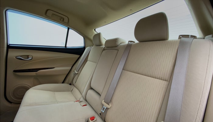 2018 Toyota YARIS V MT, Petrol, Manual, 16,676 km, Right Side Rear Door Cabin