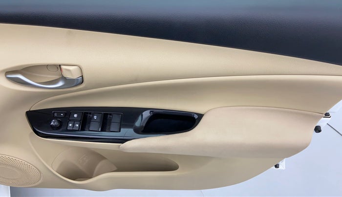 2018 Toyota YARIS V MT, Petrol, Manual, 16,676 km, Driver Side Door Panels Control