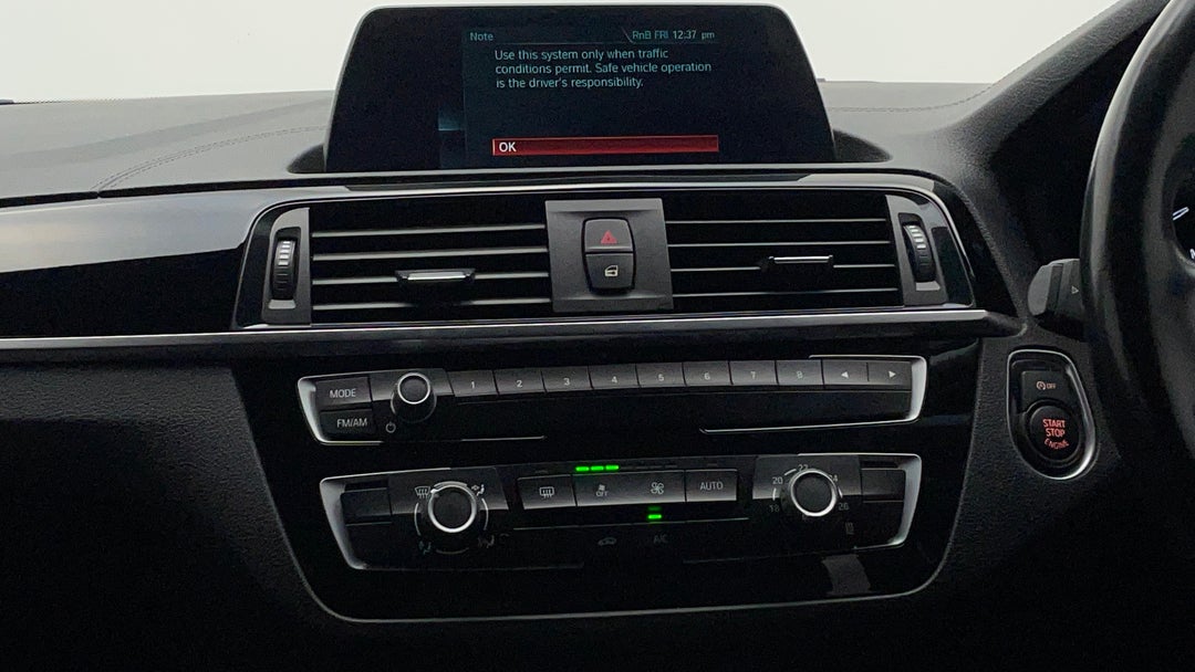 2018 BMW 1 18i Sport Line, Automatic, 130330 km, Center Console