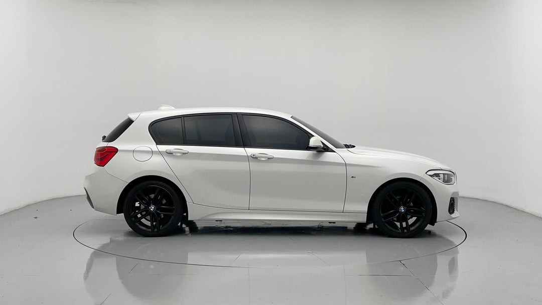 2018 BMW 1 18i Sport Line, Automatic, 130330 km, Right Side View