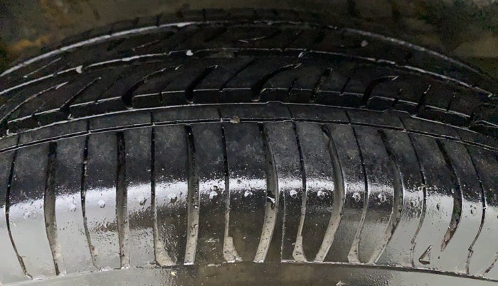 2014 Maruti Wagon R 1.0 VXI, Petrol, Manual, 44,364 km, Right Front Tyre Tread