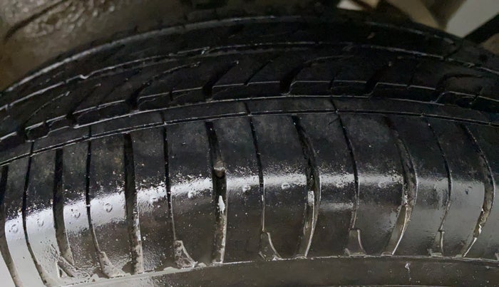 2014 Maruti Wagon R 1.0 VXI, Petrol, Manual, 44,364 km, Left Rear Tyre Tread