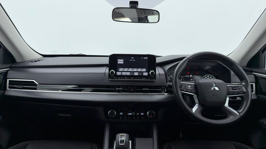 2023 Mitsubishi Outlander Es 7 Seat (2wd), Automatic, 57019 km, Dashboard View