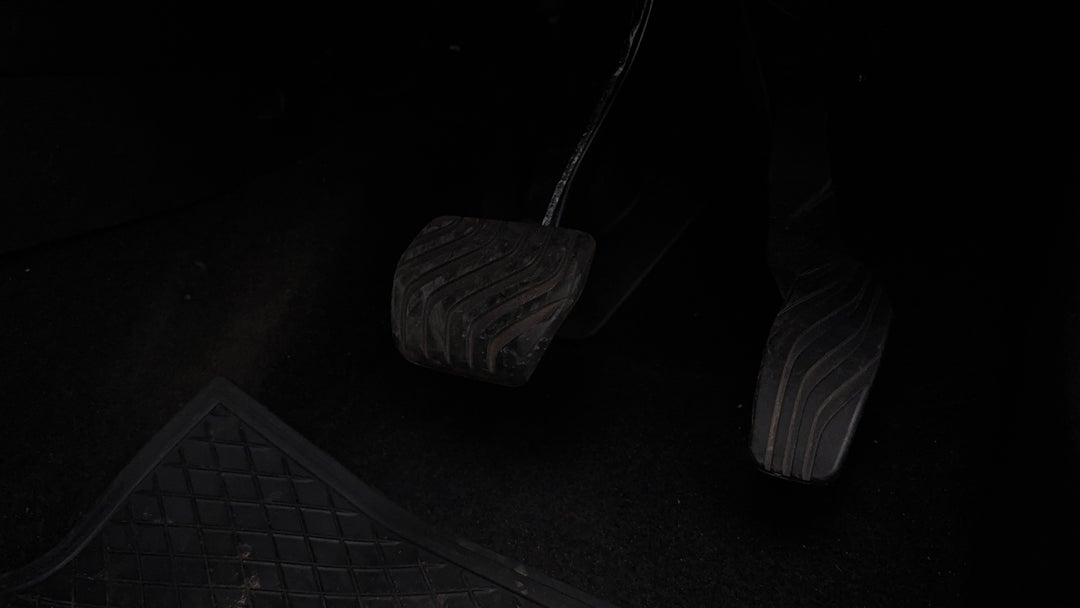 2023 Mitsubishi Outlander Es 7 Seat (2wd), Automatic, 57019 km, Pedals and Footmat