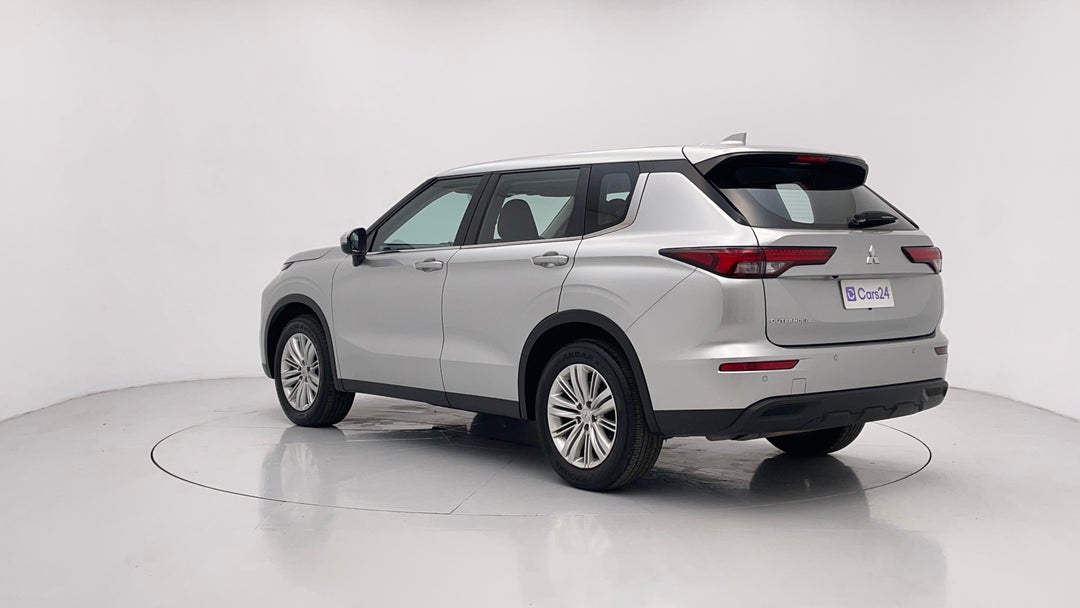 2023 Mitsubishi Outlander Es 7 Seat (2wd), Automatic, 57019 km, Left Back Diagonal (45- Degree) View