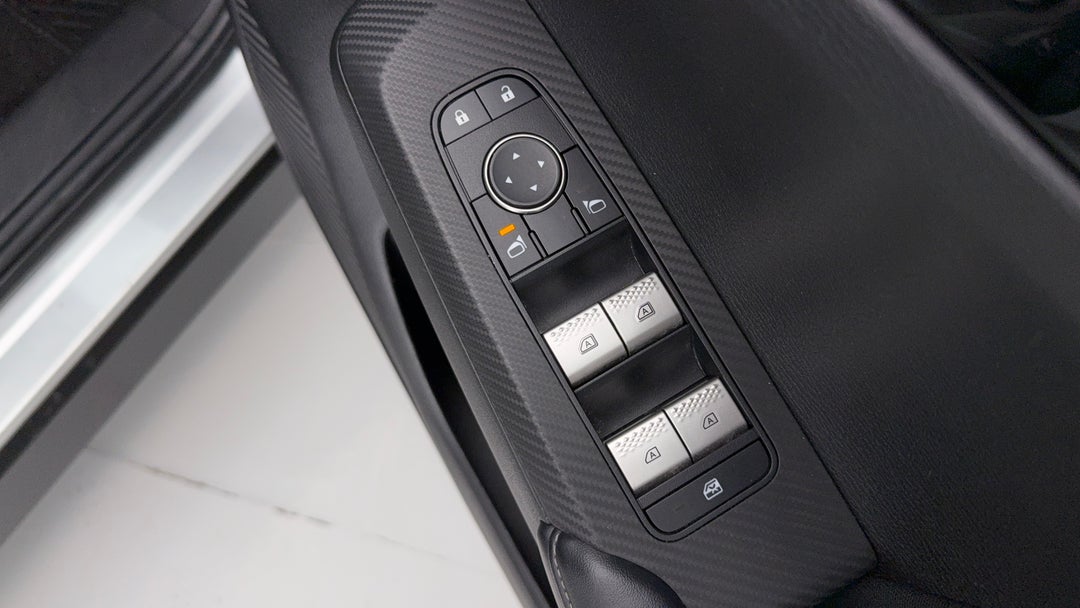 2023 Mitsubishi Outlander Es 7 Seat (2wd), Automatic, 57019 km, Drivers Side Door Panel Controls