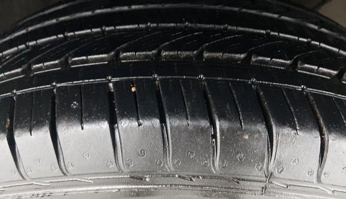 2016 Hyundai Creta 1.6 SX PLUS DIESEL, Diesel, Manual, 37,932 km, Right Front Tyre Tread